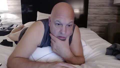 Snapshot of nethggoes85 chatting on 18, 12, 2025 nethggoes85 online show from 18, 12, 2025