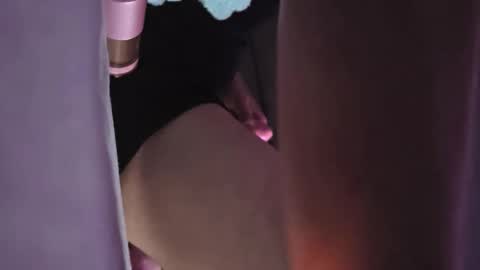 Snapshot of neverenough222 chatting on 11, 4, 2026 neverenough222 online show from 11, 4, 2026