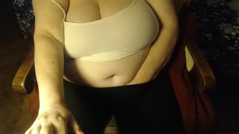 Snapshot of new_milf chatting on 7, 2, 2025 Lilly online show from 7, 2, 2025
