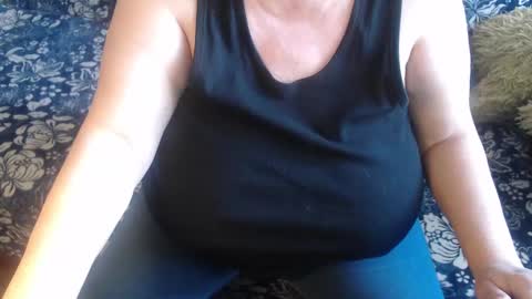 Snapshot of new_milf chatting on 21, 2, 2025 Lilly online show from 21, 2, 2025