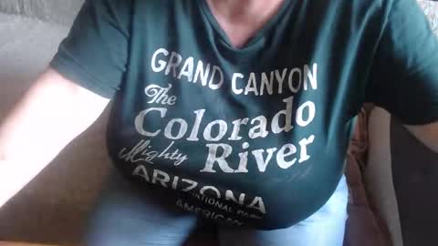 Snapshot of new_milf chatting on 11, 9, 2025 Lilly online show from 11, 9, 2025