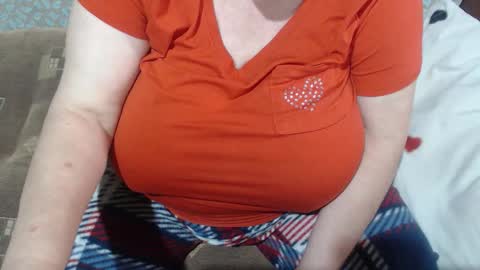 Snapshot of new_milf chatting on 25, 9, 2025 Lilly online show from 25, 9, 2025