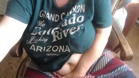 Snapshot of new_milf chatting on 19, 10, 2025 Lilly online show from 19, 10, 2025