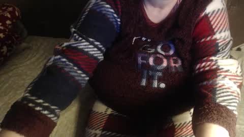 Snapshot of new_milf chatting on 2, 11, 2025 Lilly online show from 2, 11, 2025