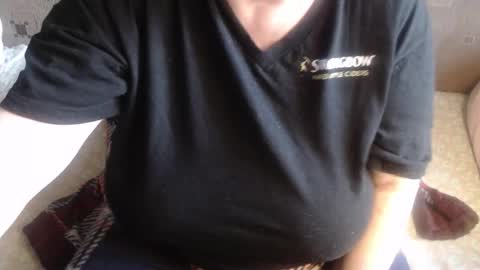 Snapshot of new_milf chatting on 5, 11, 2025 Lilly online show from 5, 11, 2025