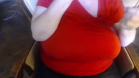 Snapshot of new_milf chatting on 22, 11, 2025 Lilly online show from 22, 11, 2025