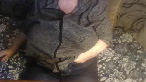 Snapshot of new_milf chatting on 27, 11, 2025 Lilly online show from 27, 11, 2025