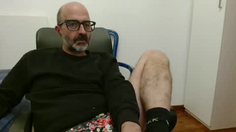 Snapshot of new_simi_74 chatting on 4, 11, 2025 simi online show from 4, 11, 2025