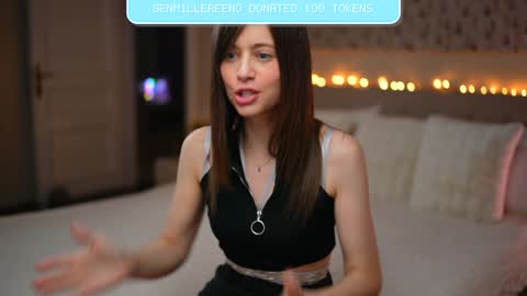 Snapshot of newchloe18 chatting on 22, 11, 2025 newchloe18 online show from 22, 11, 2025