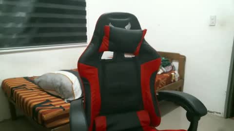 Snapshot of newest_star69 chatting on 13, 2, 2025 Lucy Pearl online show from 13, 2, 2025