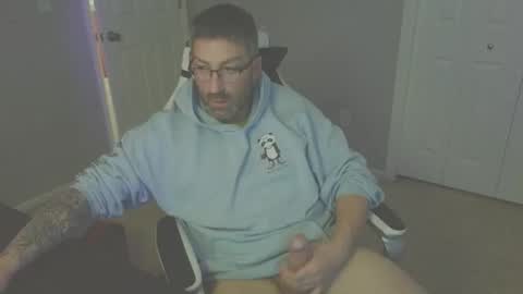 Snapshot of newevo chatting on 8, 3, 2026 newevo online show from 8, 3, 2026