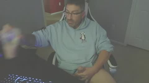 Snapshot of newevo chatting on 13, 4, 2026 newevo online show from 13, 4, 2026