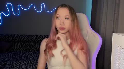 Snapshot of neyrmina chatting on 20, 2, 2025 Mina online show from 20, 2, 2025