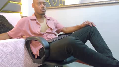 Snapshot of neytanmalcon chatting on 14, 11, 2025 neytanmalcon online show from 14, 11, 2025