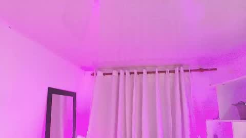 Snapshot of nezo_ chatting on 25, 4, 2026 Angie Instagram angie julianac add me online show from 25, 4, 2026