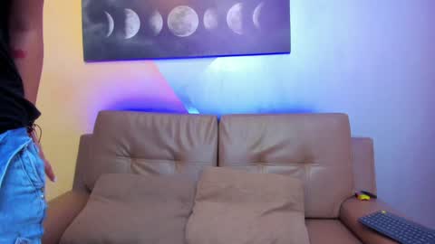 Estefani  online show from 6, 1, 2025