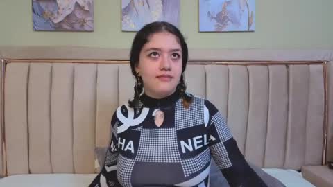 Estefani  online show from 4, 4, 2026