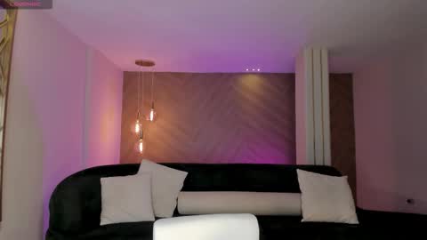 SQUIRTER DOLL    online show from 5, 2, 2026