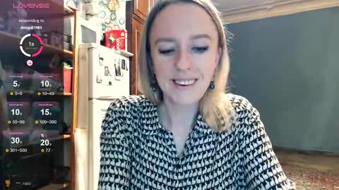 Snapshot of nicekat chatting on 25, 10, 2025 Kathrine online show from 25, 10, 2025