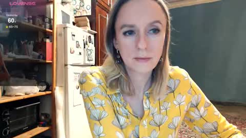 Snapshot of nicekat chatting on 12, 11, 2025 Kathrine online show from 12, 11, 2025