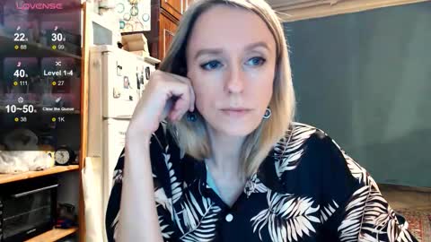 Snapshot of nicekat chatting on 16, 11, 2025 Kathrine online show from 16, 11, 2025