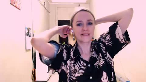 Snapshot of nicekat chatting on 1, 6, 2026 Kathrine online show from 1, 6, 2026