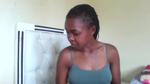 Snapshot of nicemillow chatting on 16, 12, 2024 nicemillow online show from 16, 12, 2024