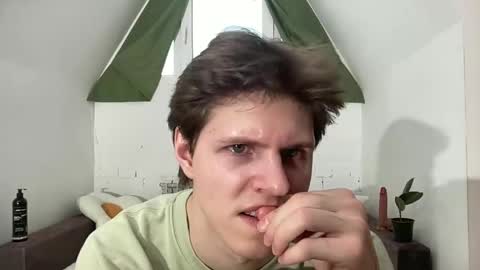 Snapshot of nick_win chatting on 4, 1, 2025 Nick online show from 4, 1, 2025