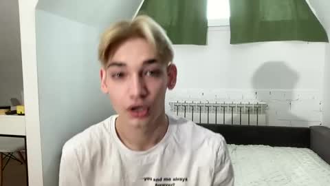 Snapshot of nick_win chatting on 8, 1, 2025 Nick online show from 8, 1, 2025