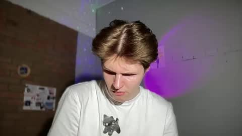 Snapshot of nick_win chatting on 25, 1, 2025 Nick online show from 25, 1, 2025