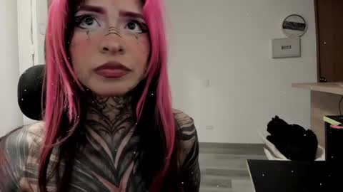 Snapshot of nicki_1 chatting on 28, 2, 2025 Help me reach 100 thumbs up online show from 28, 2, 2025