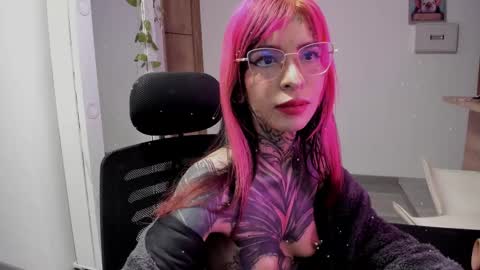 Snapshot of nicki_1 chatting on 3, 3, 2025 Help me reach 100 thumbs up online show from 3, 3, 2025