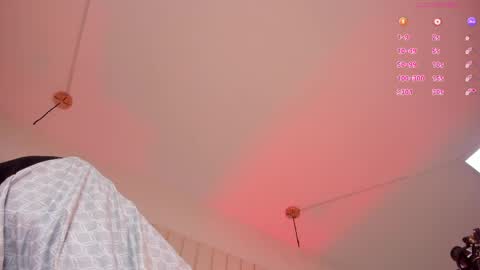 nickiwestt___ online show from 8, 6, 2026