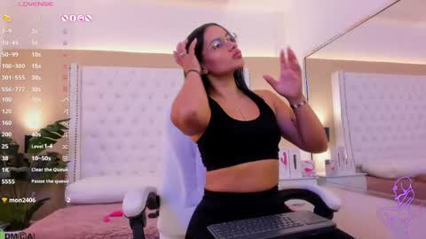 Snapshot of nickky_thompson chatting on 6, 5, 2026 nickky online show from 6, 5, 2026