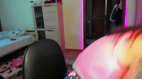 Snapshot of nicky_weekends chatting on 9, 2, 2025 Nicky Weekends online show from 9, 2, 2025