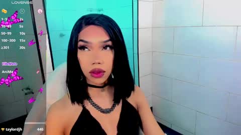 Snapshot of nickynoa chatting on 19, 4, 2026 Nicky online show from 19, 4, 2026