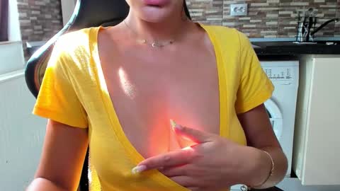 Snapshot of nickyplus chatting on 18, 9, 2025 Nicky online show from 18, 9, 2025