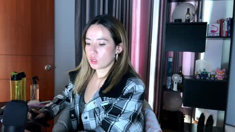 Snapshot of nickywindsor chatting on 15, 1, 2025 Nicky online show from 15, 1, 2025