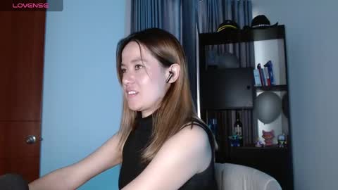 Snapshot of nickywindsor chatting on 5, 2, 2025 Nicky online show from 5, 2, 2025