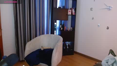 Snapshot of nickywindsor chatting on 21, 2, 2025 Nicky online show from 21, 2, 2025