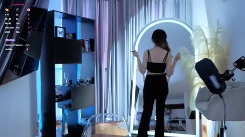 Snapshot of nickywindsor chatting on 9, 9, 2025 Nicky online show from 9, 9, 2025