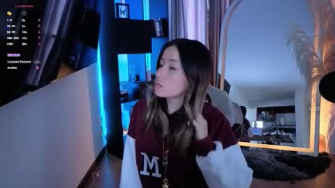 Snapshot of nickywindsor chatting on 13, 9, 2025 Nicky online show from 13, 9, 2025