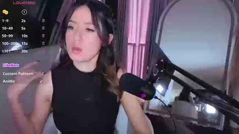 Snapshot of nickywindsor chatting on 23, 9, 2025 Nicky online show from 23, 9, 2025