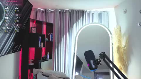 Snapshot of nickywindsor chatting on 11, 10, 2025 Nicky online show from 11, 10, 2025