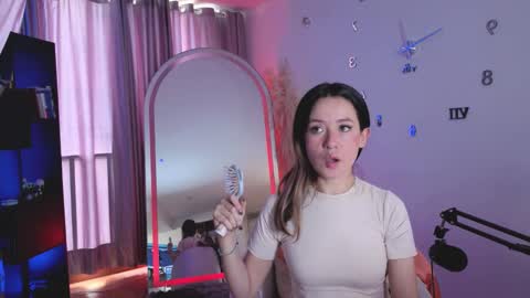 Snapshot of nickywindsor chatting on 21, 10, 2025 Nicky online show from 21, 10, 2025