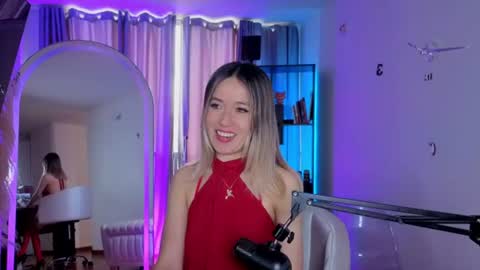 Snapshot of nickywindsor chatting on 22, 7, 2026 Nicky online show from 22, 7, 2026