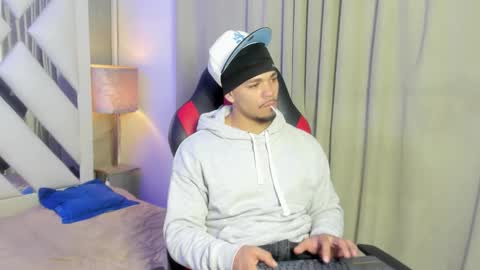 nico_blaze7 online show from 27, 11, 2025