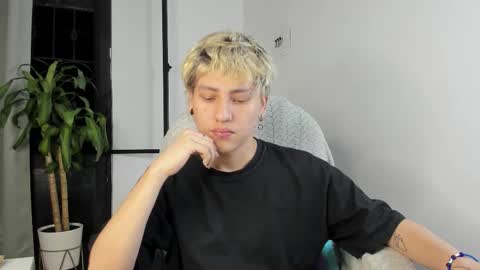 Nico  online show from 18, 10, 2025