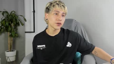 Nico  online show from 28, 10, 2025