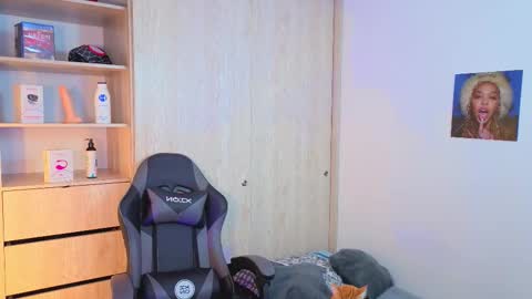 Nicolas online show from 8, 9, 2025